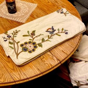 Pottery Barn King duvet cover + 2 euro shams